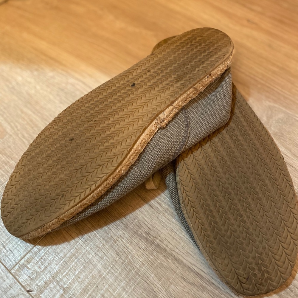 Beach shoes - Picture 2 of 2
